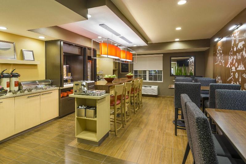 Отель Towneplace Suites Mobile