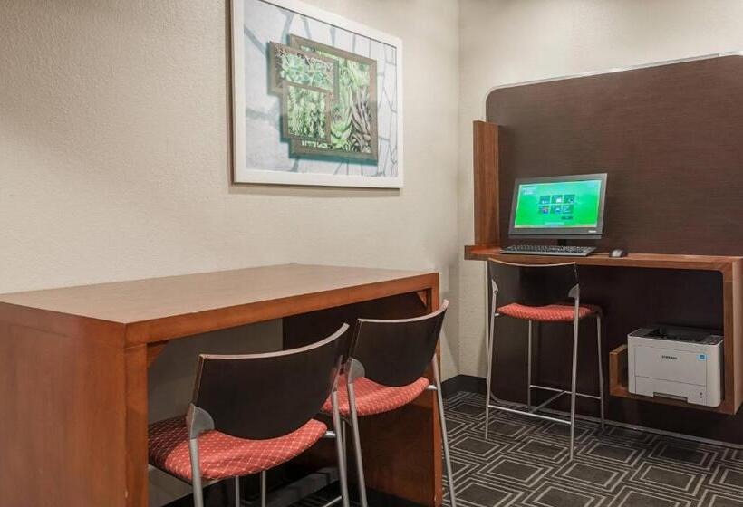 Отель Towneplace Suites Mobile