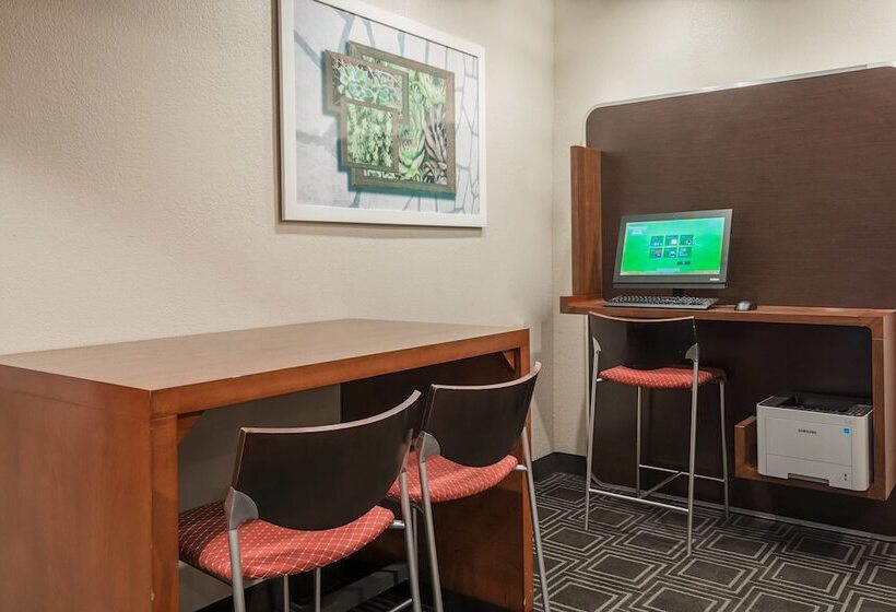 Отель Towneplace Suites Mobile