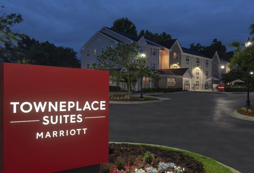 בית מלון כפרי Towneplace Suites Savannah Midtown