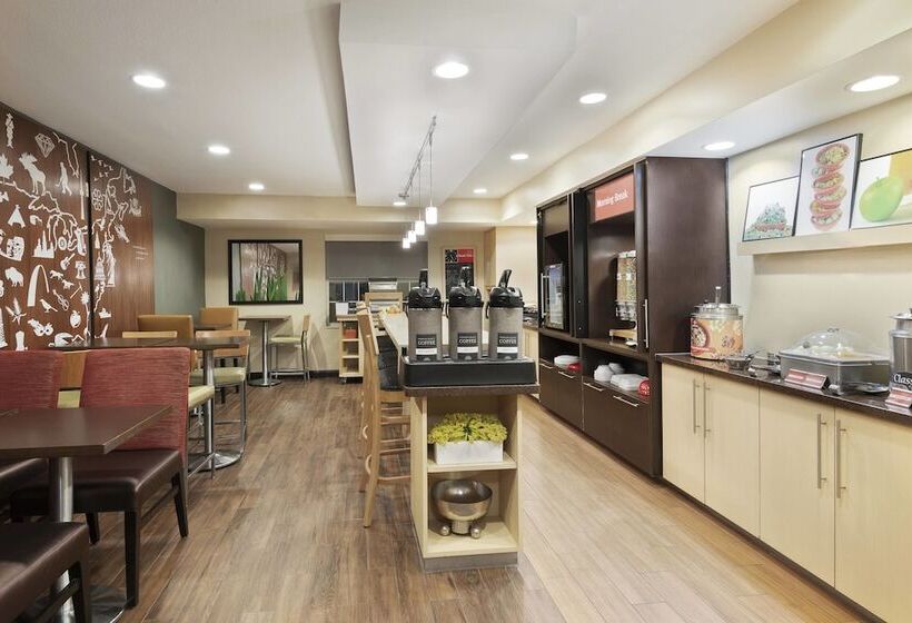 בית מלון כפרי Towneplace Suites Savannah Midtown