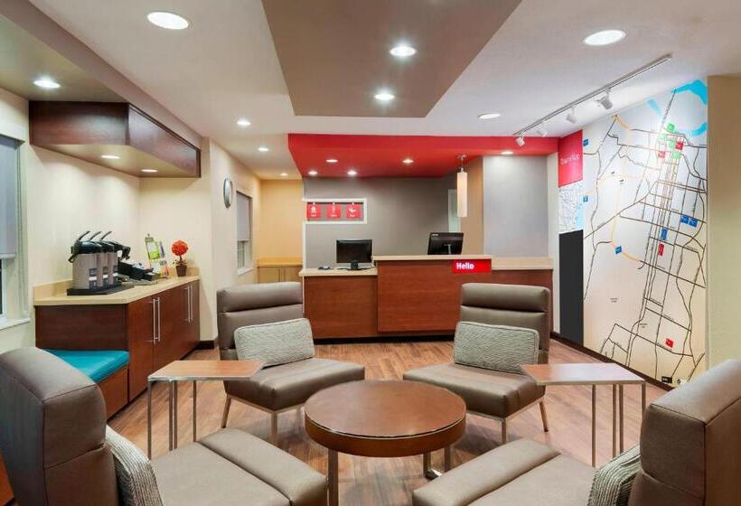 בית מלון כפרי Towneplace Suites Savannah Midtown