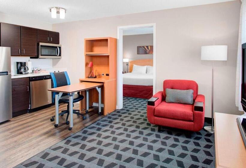ホテル Towneplace Suites Wichita East