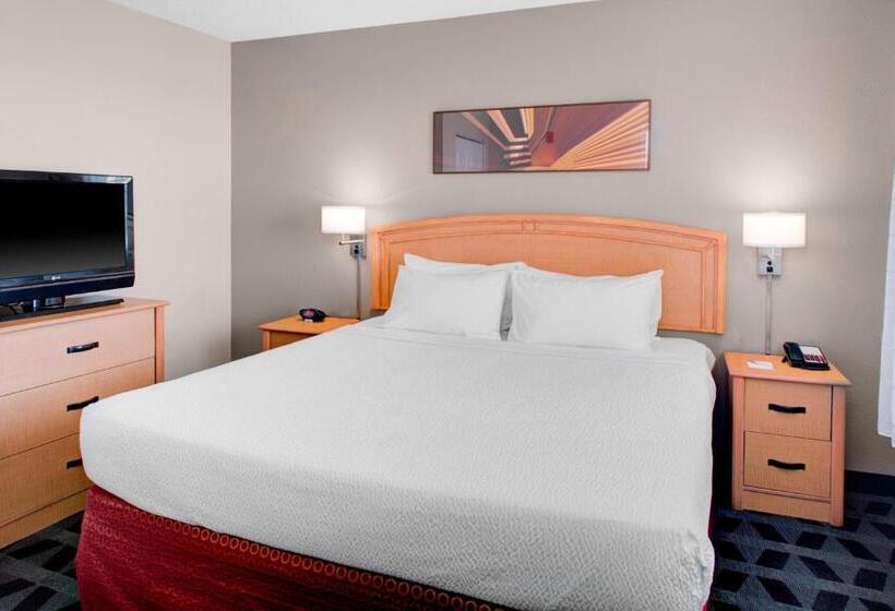 ホテル Towneplace Suites Wichita East