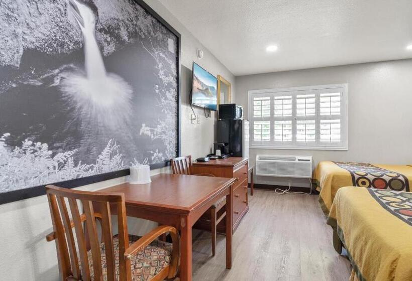 فندق Travelers Inn Medford