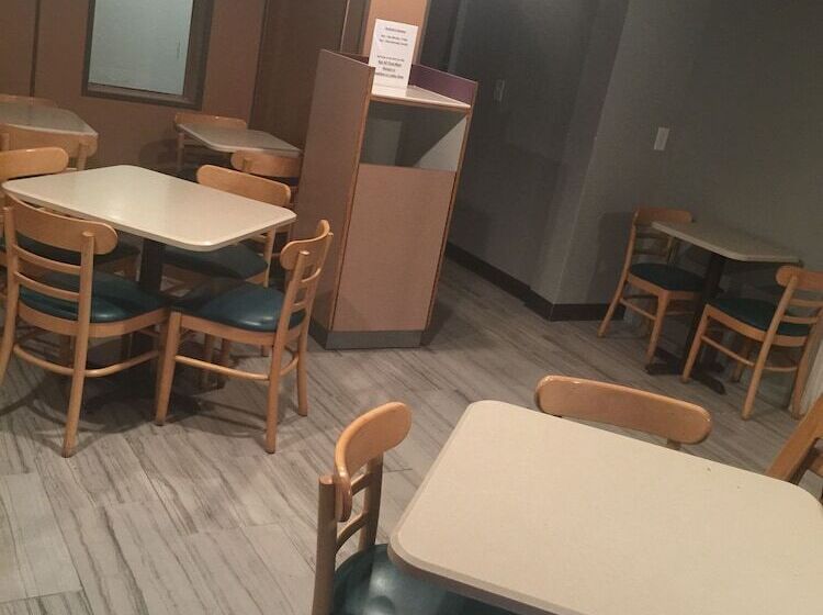 בית מלון כפרי Travelodge By Wyndham Battle Creek