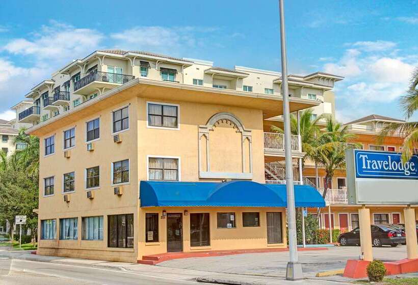 ホテル Travelodge By Wyndham Fort Lauderdale