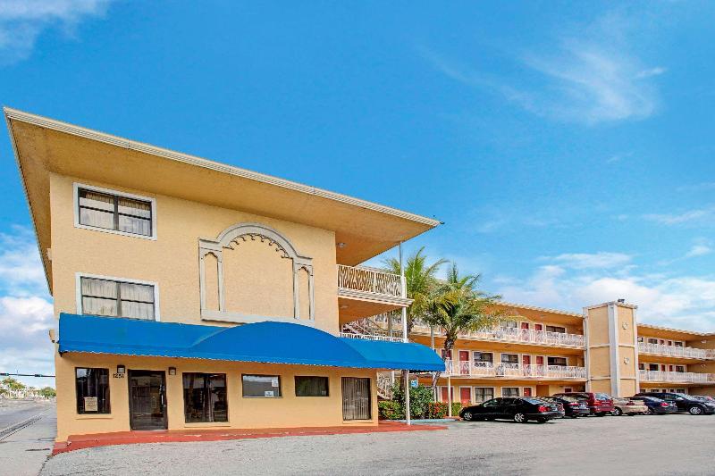 ホテル Travelodge By Wyndham Fort Lauderdale