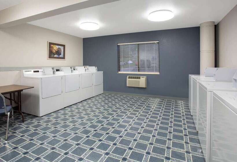 فندق Travelodge By Wyndham Gardiner Yellowstone Park North Entr