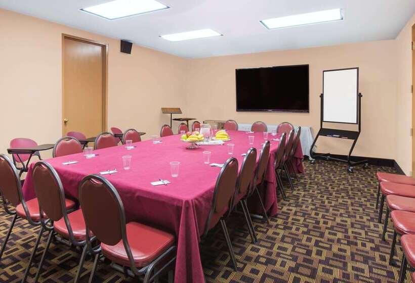 فندق Travelodge By Wyndham Globe Az