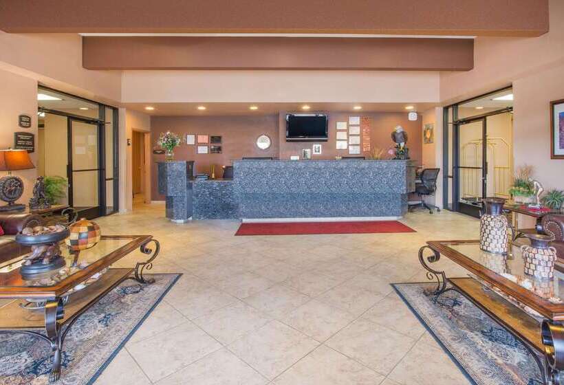 فندق Travelodge By Wyndham Globe Az