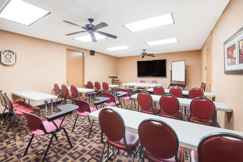 فندق Travelodge By Wyndham Globe Az