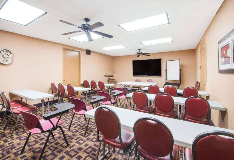 فندق Travelodge By Wyndham Globe Az