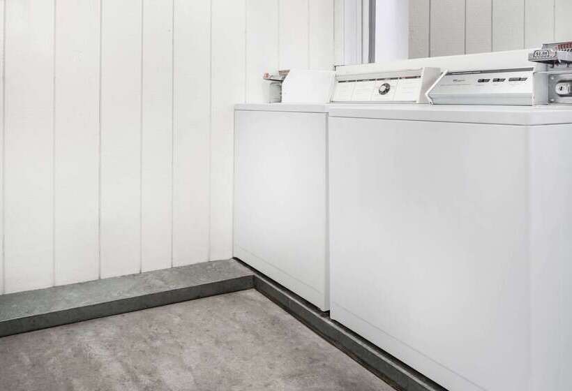 בית מלון כפרי Travelodge By Wyndham Grants Pass