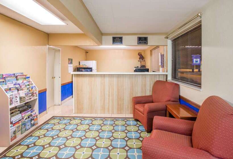 فندق Travelodge By Wyndham Great Bend