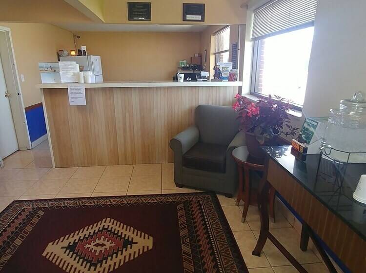 فندق Travelodge By Wyndham Great Bend