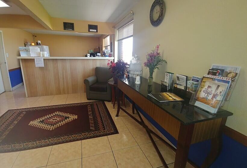 فندق Travelodge By Wyndham Great Bend