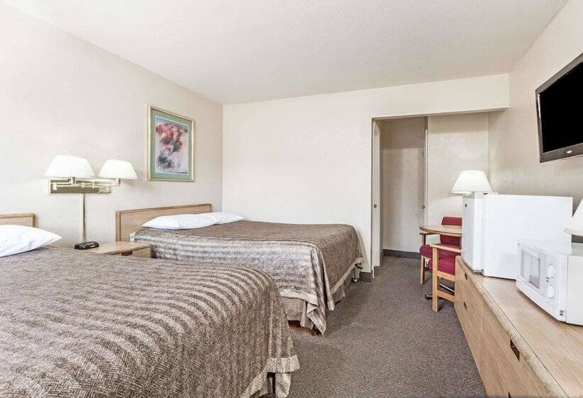 فندق Travelodge By Wyndham La Grande