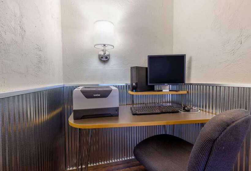 فندق Travelodge By Wyndham Livingston