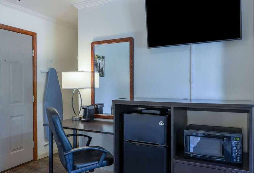 فندق Travelodge By Wyndham Livingston