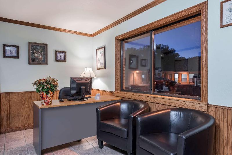 فندق Travelodge By Wyndham Livingston