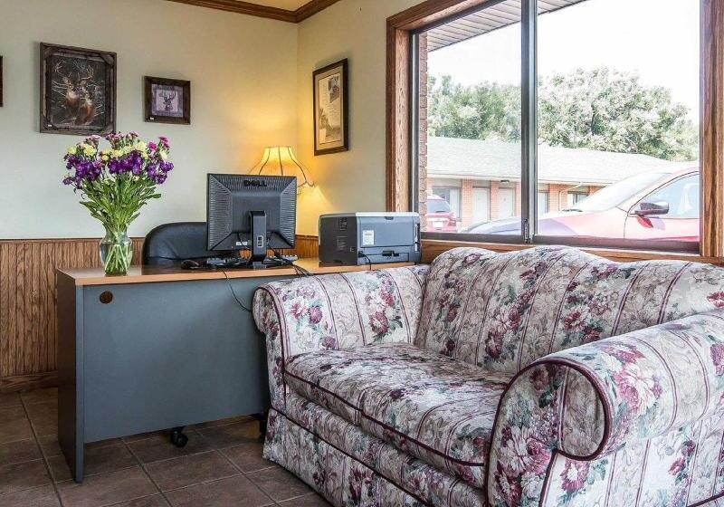 فندق Travelodge By Wyndham Livingston