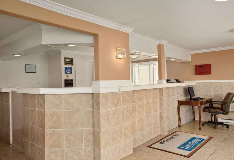 ホテル Travelodge By Wyndham Port Of Tacoma Wa