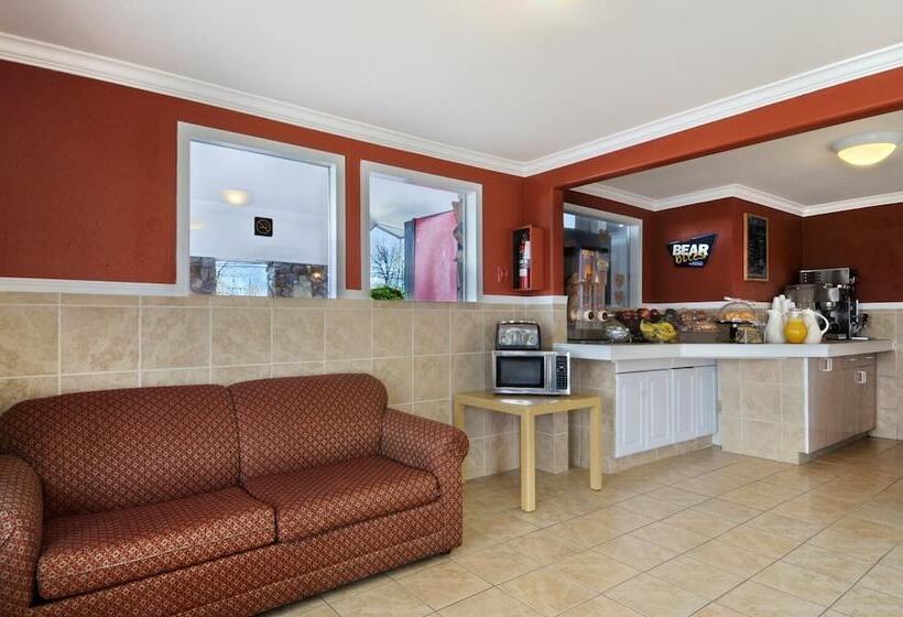 ホテル Travelodge By Wyndham Port Of Tacoma Wa