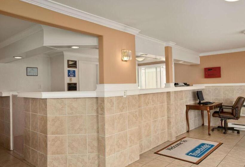 ホテル Travelodge By Wyndham Port Of Tacoma Wa