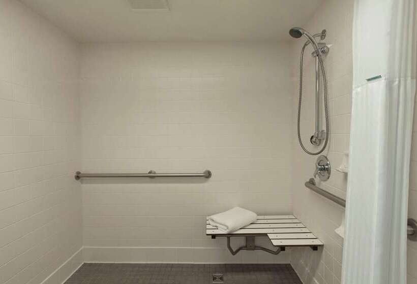 فندق Travelodge By Wyndham Redding Ca