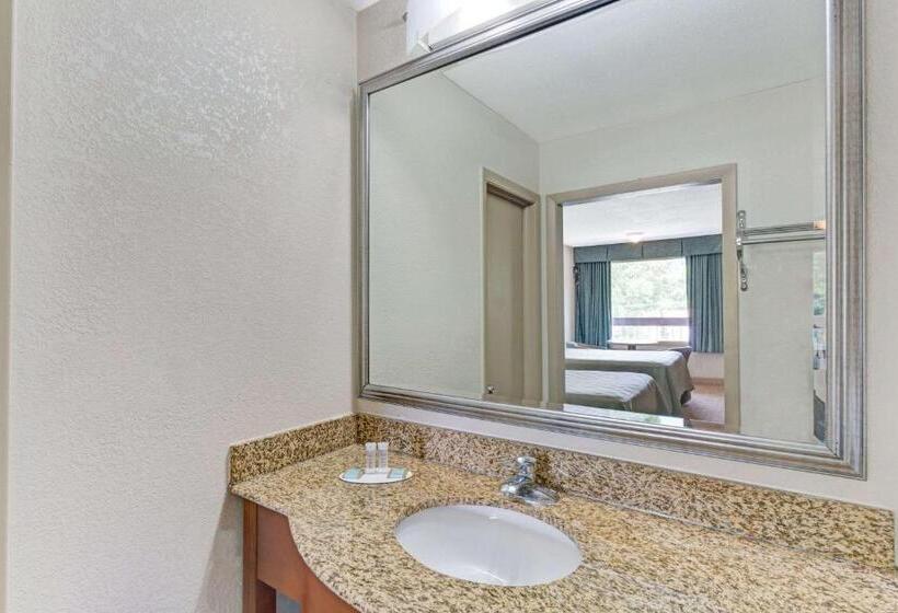 فندق Travelodge By Wyndham Williamsburg Colonial Area