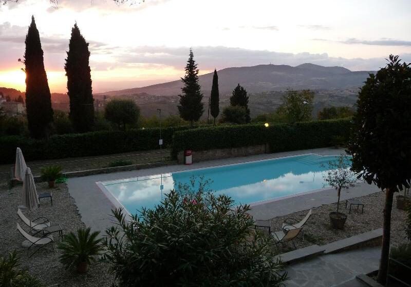 فندق Villa Dei Bosconi