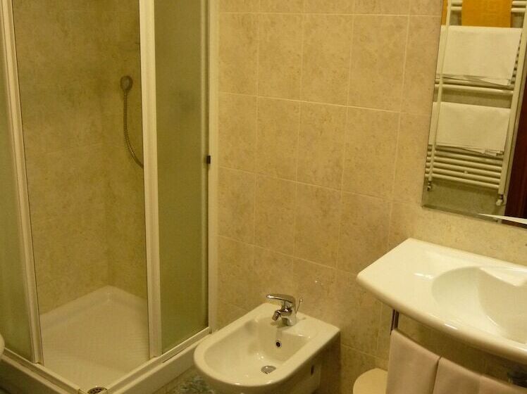 فندق Villa Dei Bosconi