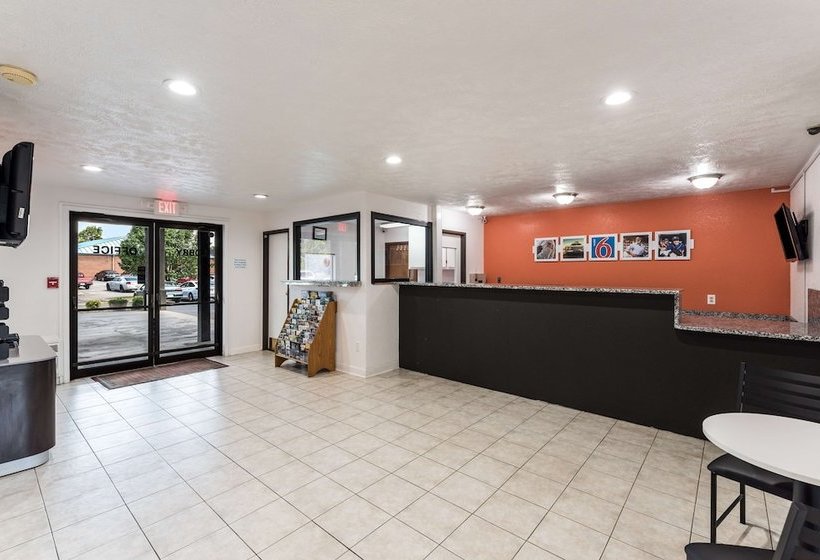 فندق على الطريق Super Stay Plus