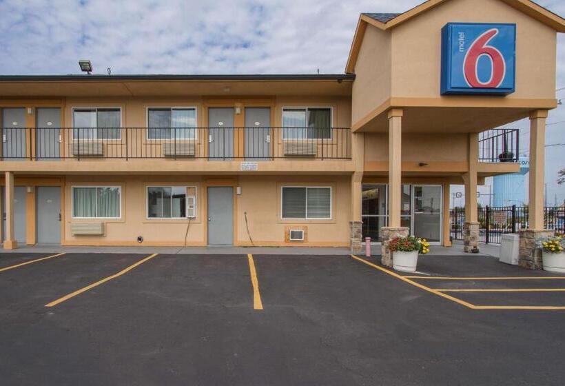 Motel 6 Oshkosh, Wi