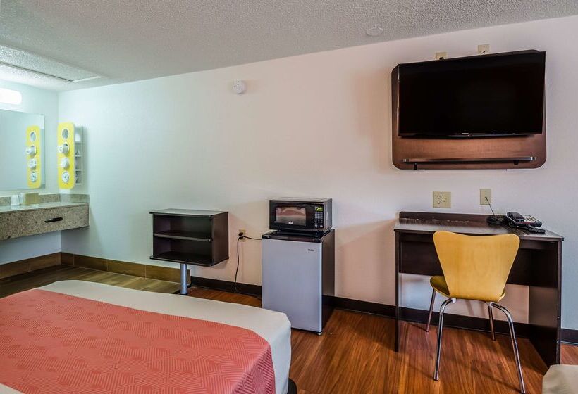 Motel 6 Troutville, Va