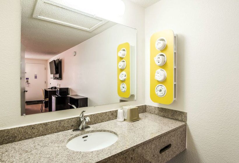 Motel 6 Troutville, Va