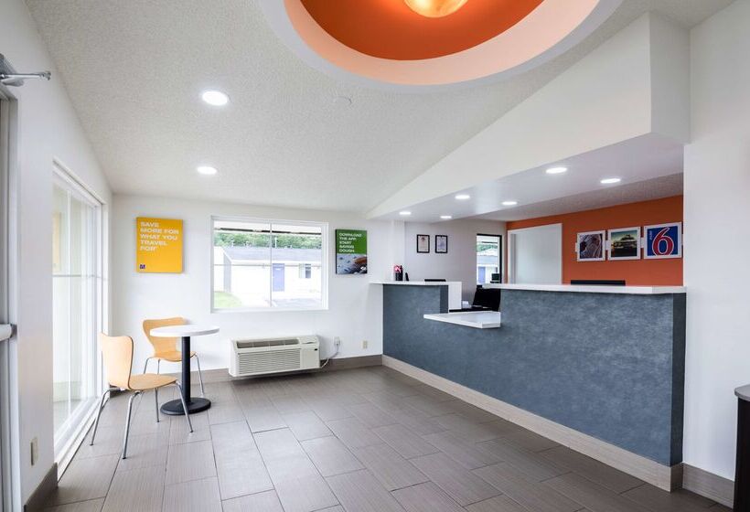 Motel 6 Troutville, Va