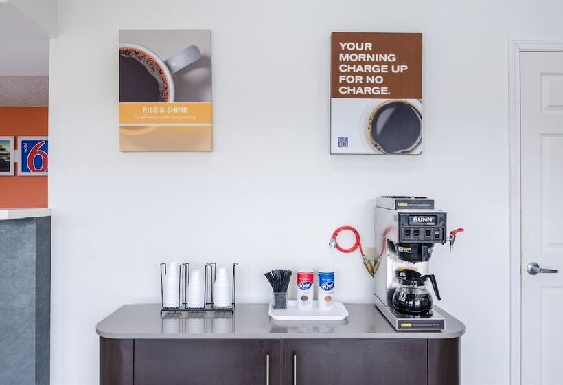 Motel 6 Troutville, Va