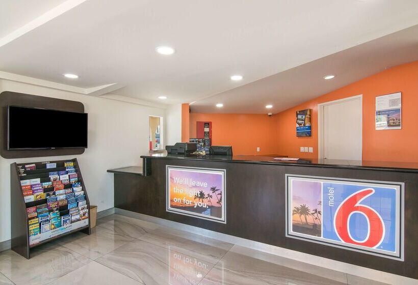 Motel 6south El Monte, Ca  Los Angeles