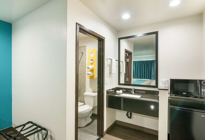 Motel 6south El Monte, Ca  Los Angeles