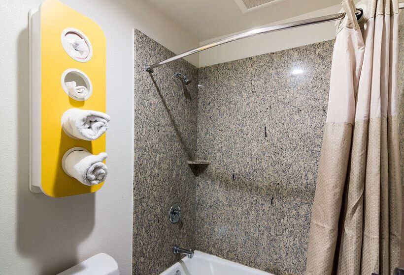 Motel 6south El Monte, Ca  Los Angeles