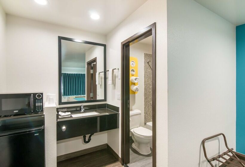 Motel 6south El Monte, Ca  Los Angeles