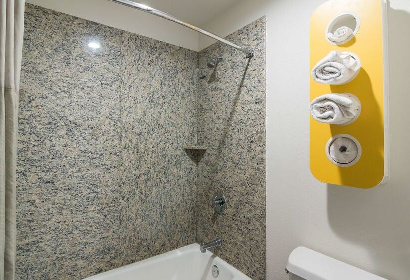 Motel 6south El Monte, Ca  Los Angeles