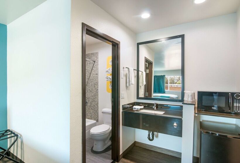 Motel 6south El Monte, Ca  Los Angeles