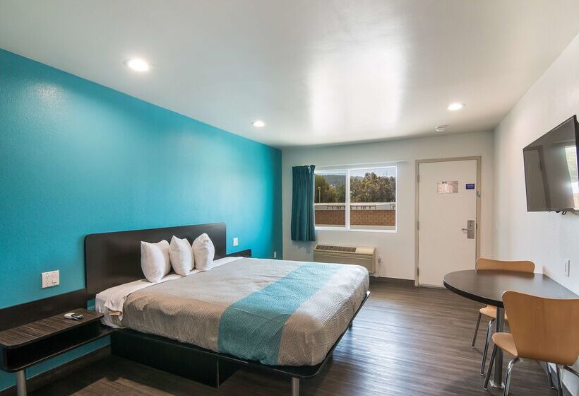 Motel 6south El Monte, Ca  Los Angeles