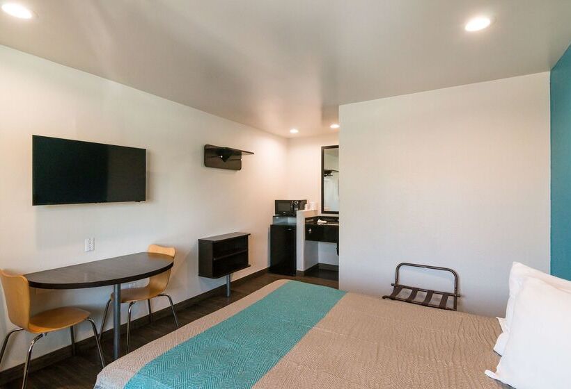 Motel 6south El Monte, Ca  Los Angeles