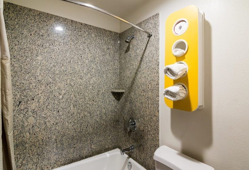 Motel 6south El Monte, Ca  Los Angeles