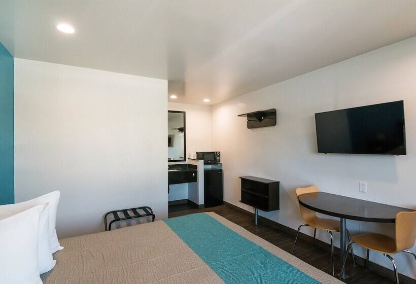 Motel 6south El Monte, Ca  Los Angeles