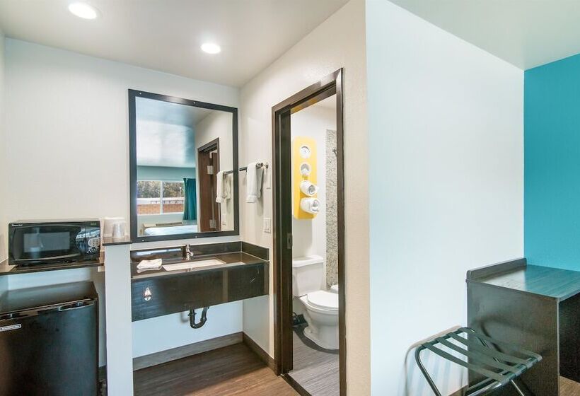 Motel 6south El Monte, Ca  Los Angeles